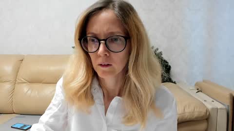 Snapshot of mollystory chatting on January 30, 2025, 7:18 am AngelMomm online show from January 30, 2025, 7:18 am