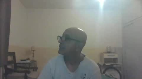 Snapshot of moment71200 chatting on January 2, 2025, 8:35 pm moment71200 online show from January 2, 2025, 8:35 pm