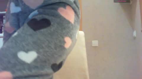 Snapshot of momentbeforedown chatting on December 28, 2024, 9:51 pm Hailey online show from December 28, 2024, 9:51 pm