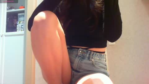 Snapshot of momentbeforedown chatting on February 23, 2025, 12:37 pm Hailey online show from February 23, 2025, 12:37 pm