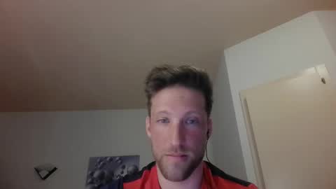 Snapshot of moms_little_monster chatting on December 16, 2024, 3:54 pm moms_little_monster online show from December 16, 2024, 3:54 pm