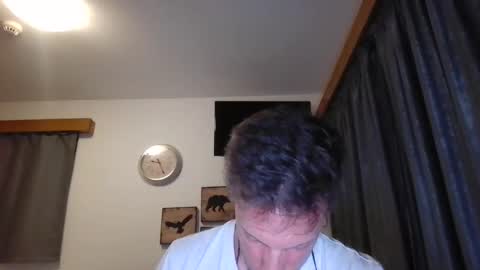 Snapshot of moms_little_monster chatting on October 12, 2025, 7:24 pm moms_little_monster online show from October 12, 2025, 7:24 pm