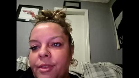 Snapshot of monamakeumoana88 chatting on November 19, 2025, 10:54 pm monamakeumoana88 online show from November 19, 2025, 10:54 pm