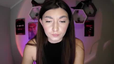 sweet girl and shine body online show from September 23, 2025, 10:07 am