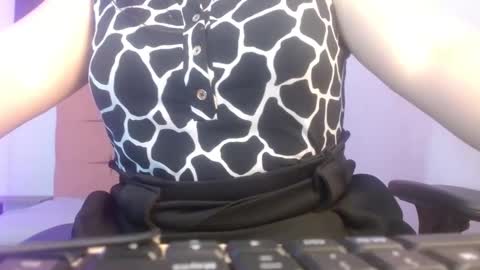 Snapshot of monickhot303av chatting on December 21, 2024, 10:19 pm monickhot303av online show from December 21, 2024, 10:19 pm