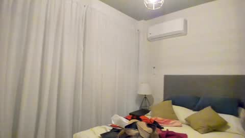 Snapshot of monikfree chatting on December 11, 2024, 6:31 pm Monikfree online show from December 11, 2024, 6:31 pm