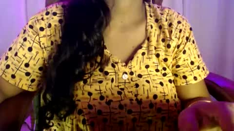 Snapshot of moody_maya chatting on September 10, 2025, 1:22 pm Maya online show from September 10, 2025, 1:22 pm