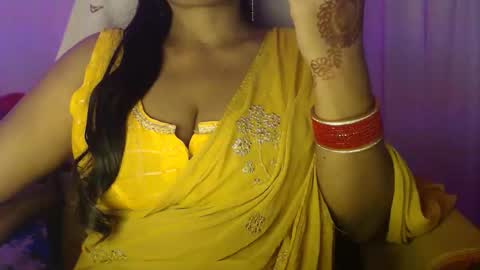 Snapshot of moody_maya chatting on October 5, 2025, 10:13 am Maya online show from October 5, 2025, 10:13 am