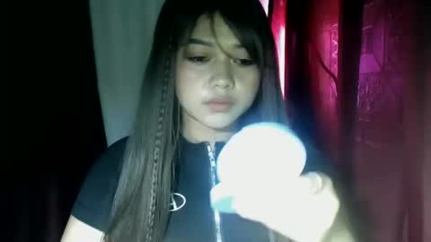 Snapshot of moon_of_desirexx chatting on October 5, 2025, 8:29 pm Joy online show from October 5, 2025, 8:29 pm