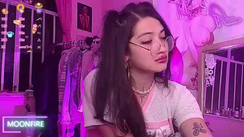 Snapshot of moonfiredance chatting on September 25, 2025, 3:10 am Nicky  online show from September 25, 2025, 3:10 am