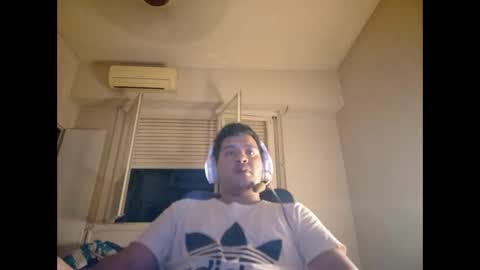 Snapshot of morocho777 chatting on February 17, 2025, 4:09 am Bruno online show from February 17, 2025, 4:09 am