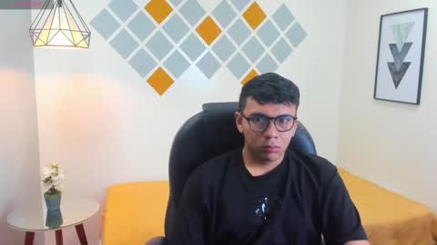Snapshot of mou_fly chatting on October 7, 2025, 11:29 am Mou Fly online show from October 7, 2025, 11:29 am