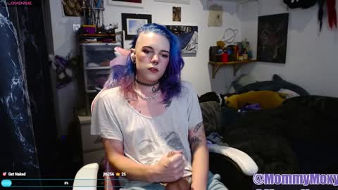 Snapshot of moxynverve chatting on December 14, 2024, 7:14 pm Moxy online show from December 14, 2024, 7:14 pm