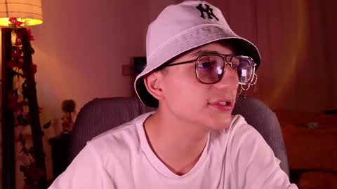 Snapshot of mr_evan1 chatting on December 25, 2024, 4:54 pm Mr Evans online show from December 25, 2024, 4:54 pm