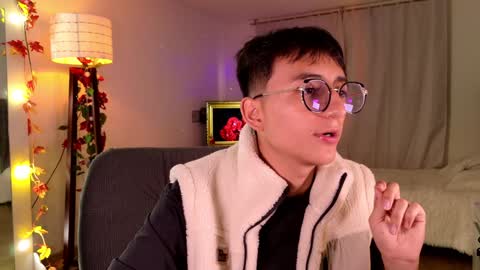 Snapshot of mr_evan1 chatting on February 4, 2025, 2:53 pm Mr Evans online show from February 4, 2025, 2:53 pm