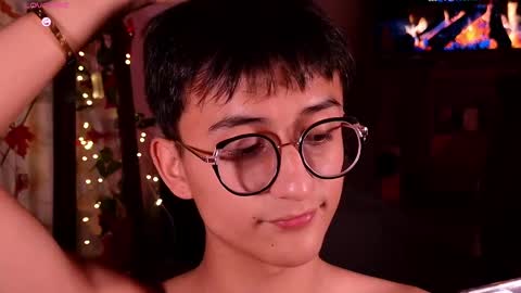 Snapshot of mr_evan1 chatting on February 17, 2025, 4:15 pm Mr Evans online show from February 17, 2025, 4:15 pm