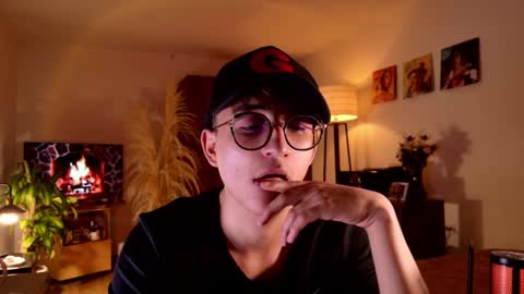 Snapshot of mr_evan1 chatting on September 9, 2025, 2:49 pm Mr Evans online show from September 9, 2025, 2:49 pm