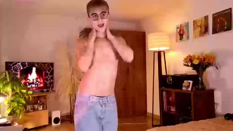 Snapshot of mr_evan1 chatting on September 16, 2025, 5:47 pm Mr Evans online show from September 16, 2025, 5:47 pm