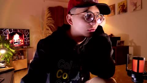 Snapshot of mr_evan1 chatting on October 1, 2025, 4:57 pm Mr Evans online show from October 1, 2025, 4:57 pm