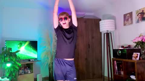 Snapshot of mr_evan1 chatting on October 2, 2025, 5:20 pm Mr Evans online show from October 2, 2025, 5:20 pm