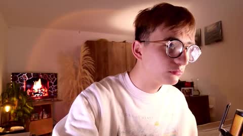 Snapshot of mr_evan1 chatting on October 17, 2025, 4:42 pm Mr Evans online show from October 17, 2025, 4:42 pm