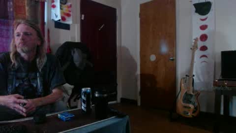 Snapshot of mr_happy12 chatting on October 30, 2025, 9:04 pm mr_happy12 online show from October 30, 2025, 9:04 pm