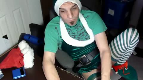 Snapshot of mrmarcxxcam chatting on December 9, 2024, 6:01 am MrMarc online show from December 9, 2024, 6:01 am