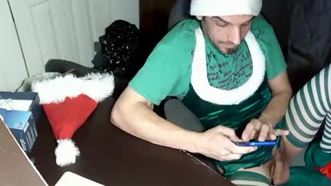 Snapshot of mrmarcxxcam chatting on December 17, 2024, 6:02 am MrMarc online show from December 17, 2024, 6:02 am