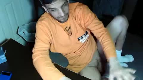 Snapshot of mrmarcxxcam chatting on February 20, 2025, 4:18 am MrMarc online show from February 20, 2025, 4:18 am