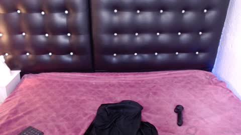 Snapshot of mrs_buttocks chatting on February 1, 2025, 7:23 pm mrs_buttocks online show from February 1, 2025, 7:23 pm