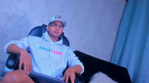 Snapshot of muichiro_tokito1 chatting on December 23, 2024, 5:17 am muichiro tokito1 online show from December 23, 2024, 5:17 am