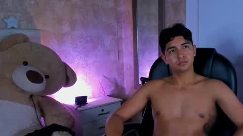 Snapshot of muichiro_tokito1 chatting on January 3, 2025, 8:43 am muichiro tokito1 online show from January 3, 2025, 8:43 am