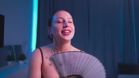 Snapshot of multifruiti chatting on September 14, 2025, 7:18 am Kira online show from September 14, 2025, 7:18 am