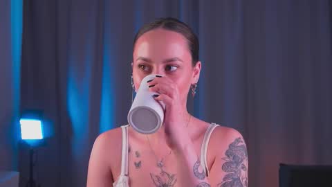 Kira online show from October 6, 2025, 7:50 am