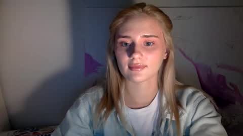 Snapshot of musescorner chatting on September 24, 2025, 4:10 pm musescorner online show from September 24, 2025, 4:10 pm