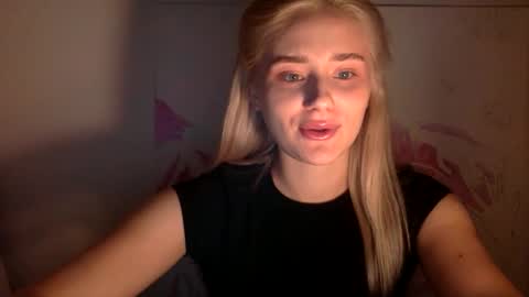 Snapshot of musescorner chatting on October 17, 2025, 4:53 pm musescorner online show from October 17, 2025, 4:53 pm