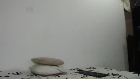 Snapshot of myaduarte1992 chatting on March 6, 2025, 2:08 pm Mya latina online show from March 6, 2025, 2:08 pm