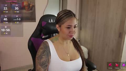 Snapshot of mysaris3 chatting on October 27, 2025, 12:09 pm S A R A online show from October 27, 2025, 12:09 pm