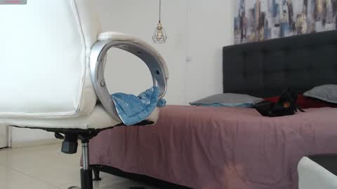 Snapshot of mysterious_girl42 chatting on January 21, 2025, 2:05 pm No Name online show from January 21, 2025, 2:05 pm