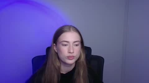 Snapshot of mysticemeli chatting on September 12, 2025, 5:18 am Emelie online show from September 12, 2025, 5:18 am