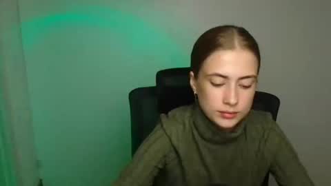 Snapshot of mysticemeli chatting on September 18, 2025, 5:09 am Emelie online show from September 18, 2025, 5:09 am