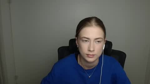 Snapshot of mysticemeli chatting on September 20, 2025, 5:19 am Emelie online show from September 20, 2025, 5:19 am