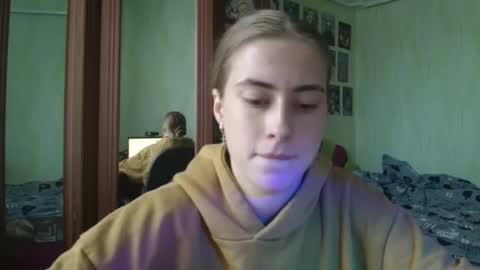 Snapshot of mysticemeli chatting on October 3, 2025, 1:08 pm Emelie online show from October 3, 2025, 1:08 pm