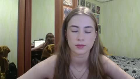 Snapshot of mysticemeli chatting on October 5, 2025, 1:53 pm Emelie online show from October 5, 2025, 1:53 pm