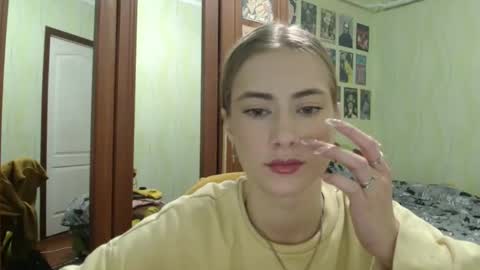 Snapshot of mysticemeli chatting on October 6, 2025, 11:57 pm Emelie online show from October 6, 2025, 11:57 pm