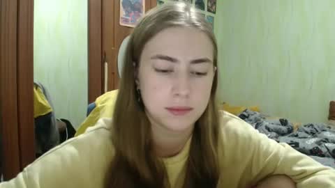 Snapshot of mysticemeli chatting on October 11, 2025, 10:08 pm Emelie online show from October 11, 2025, 10:08 pm