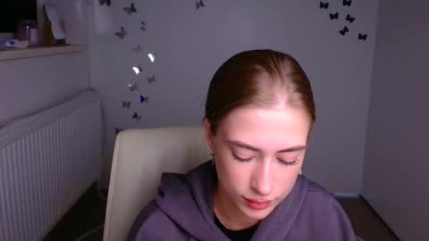 Snapshot of mysticemeli chatting on October 24, 2025, 11:17 am Emelie online show from October 24, 2025, 11:17 am