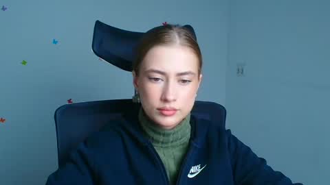 Snapshot of mysticemeli chatting on October 29, 2025, 12:18 pm Emelie online show from October 29, 2025, 12:18 pm