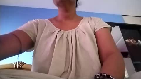 Snapshot of n298033 chatting on September 25, 2025, 9:24 am n298033 online show from September 25, 2025, 9:24 am