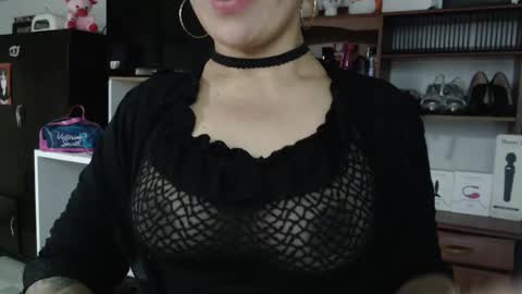 Snapshot of nadia_abaud chatting on February 2, 2025, 6:48 am Nadia online show from February 2, 2025, 6:48 am